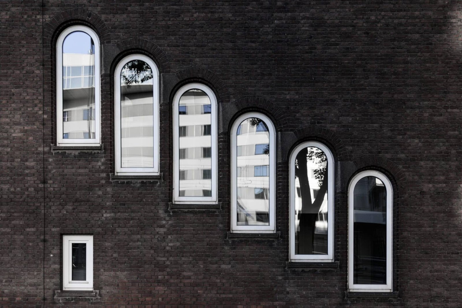 Old Rotterdam windows