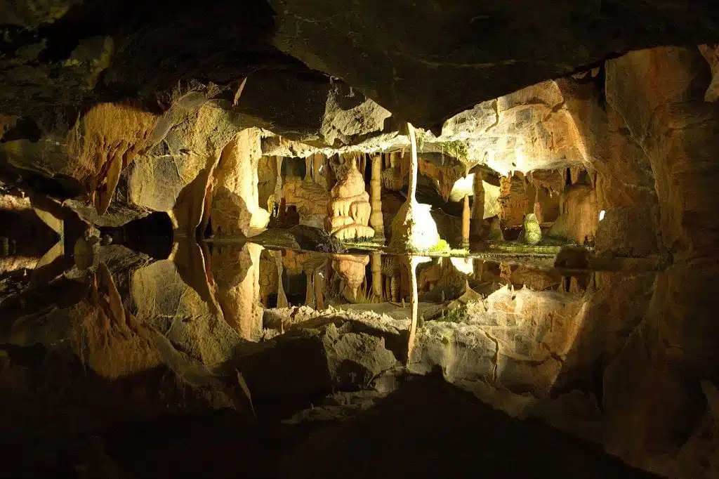 Cox's cave