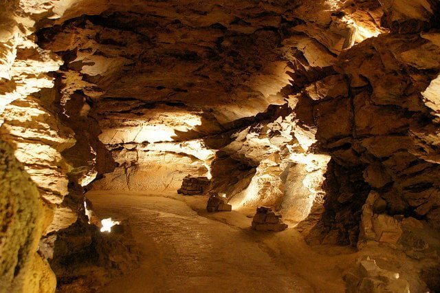 Dan yr Ogof cave