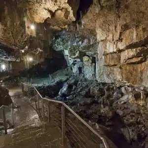 Poole's Cavern